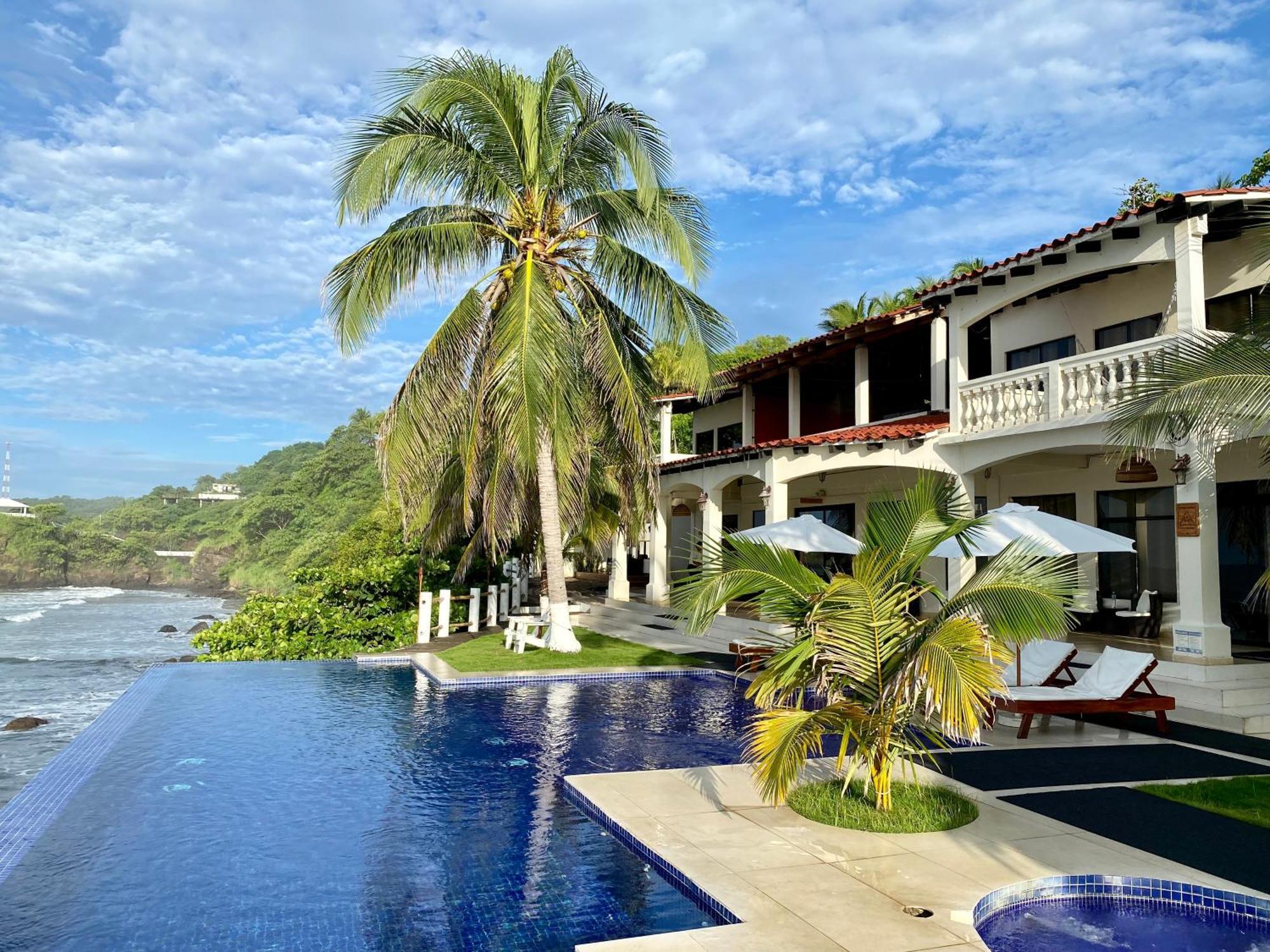 Vista Las Olas Resort El Cuco Exterior photo